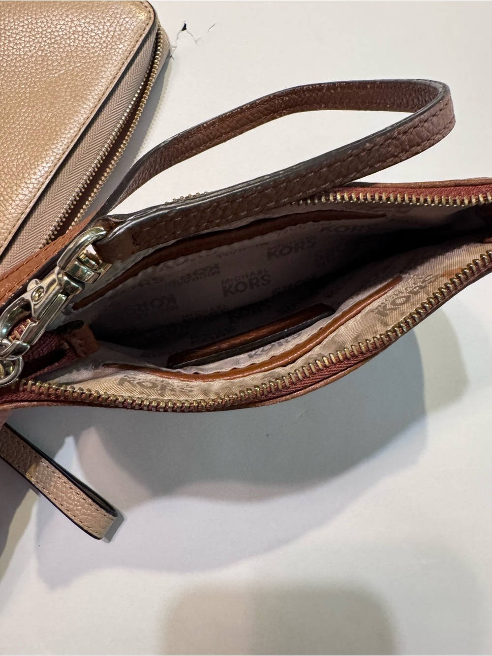 Michael Kors Leather Beige Zip Wallet & Brown MK Wristlet Set Bundle READ - Picture 9 of 10